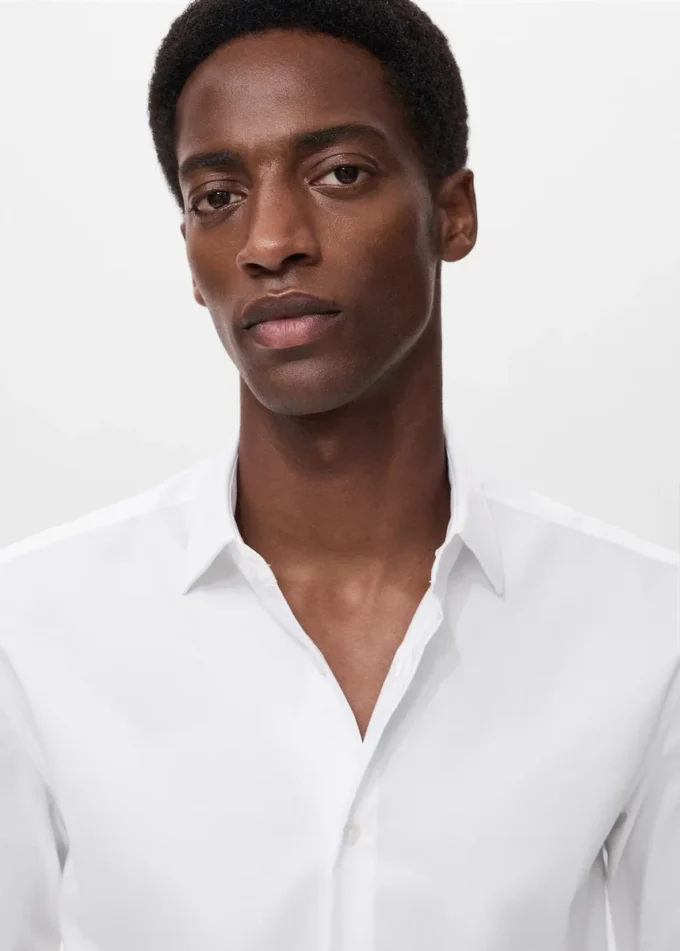 Wygodna, nie wymagająca prasowania koszula z elastycznego materiału Wygodna, nie wymagająca prasowania koszula z elastycznego materiału