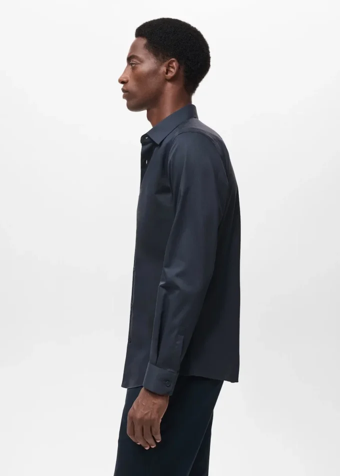 Wygodna, nie wymagająca prasowania koszula z elastycznego materiału Wygodna, nie wymagająca prasowania koszula z elastycznego materiału