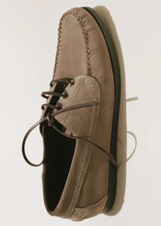 Zamszowe buty w stylu marynarskim Zamszowe buty w stylu marynarskim