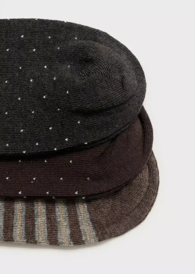 Zestaw 3 par skarpetek w różnych wzorach Zestaw 3 par skarpetek w różnych wzorach